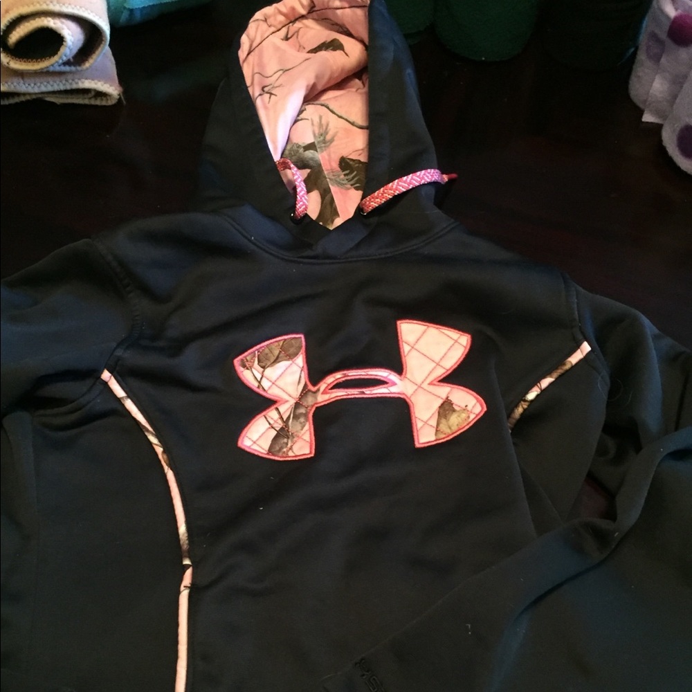 Under armour sweatshirt
